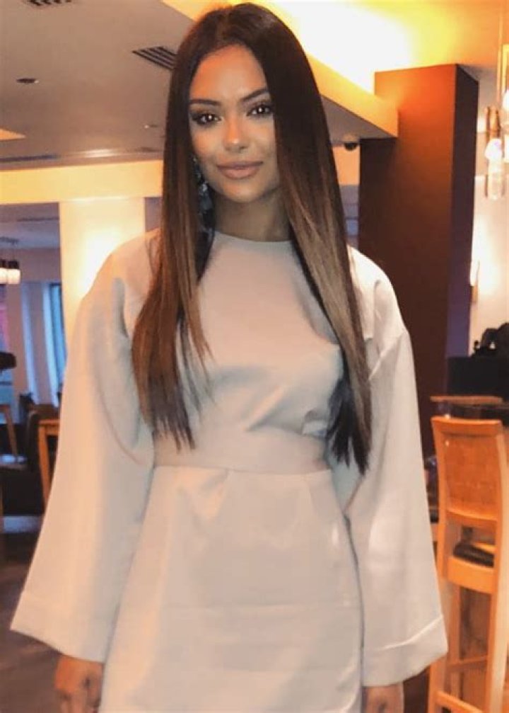 Afshan Azad Height, Weight, Age, Spouse, Family, Facts, Biography