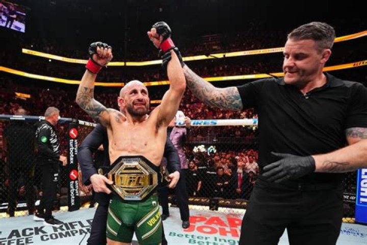 
Alex Volkanovski responds to Henry Cejudo's Call-out