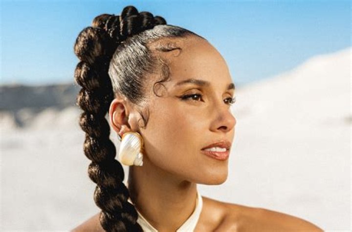 Alicia Keys Signs With Maverick For Management