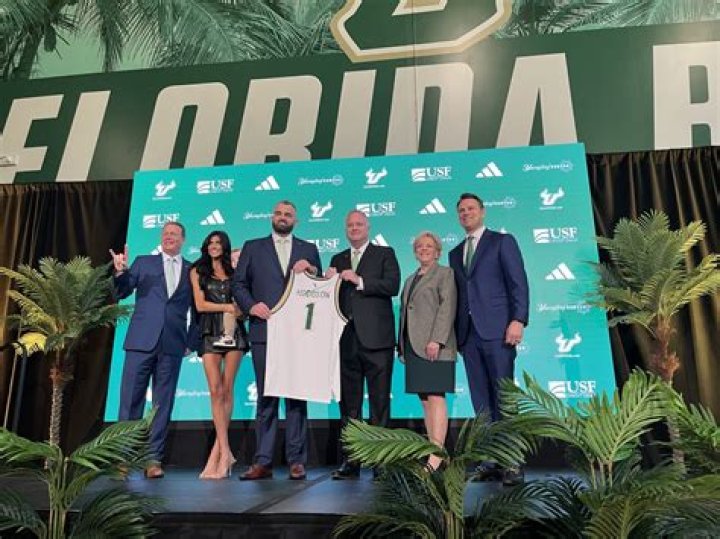 Bryce Hodgson Height, Weight, Age, Body Statistics