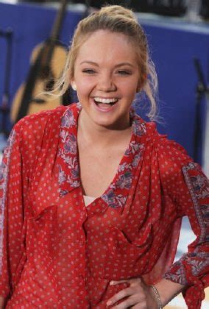 Danielle Bradbery Height, Weight, Age, Boyfriend, Family, Facts, Biography