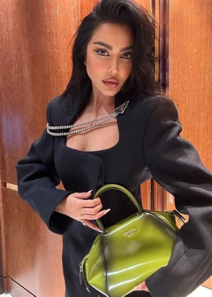 Fatima Al-Momen Height, Weight, Age, Family, Biography