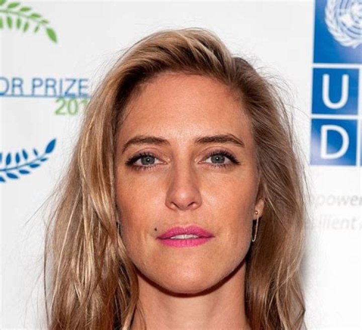 Feist Net Worth | Celebrity Net Worth