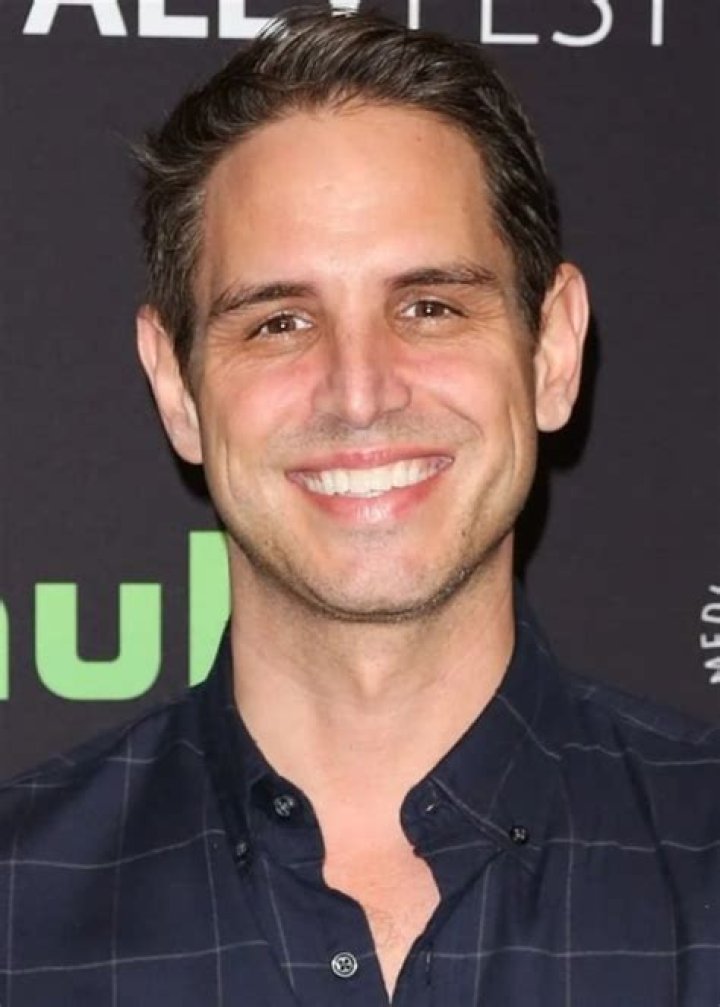 Greg Berlanti Height, Weight, Family, Facts, Spouse, Education, Biography