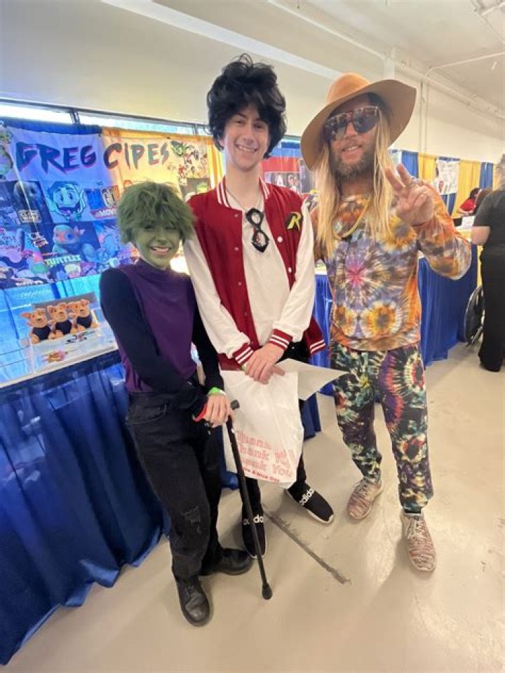 Greg Cipes Height, Weight, Age, Girlfriend, Family, Facts, Biography