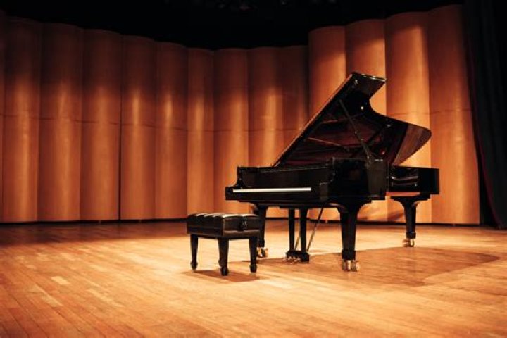 Hire Two Divas and a Piano for a Corporate Event or Performance Booking.
