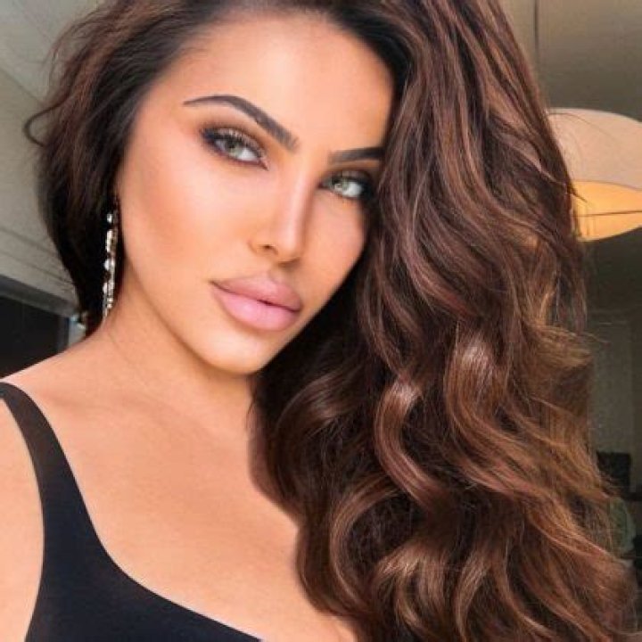 Hrush Achemyan Height, Weight, Age, Boyfriend, Family, Facts, Biography