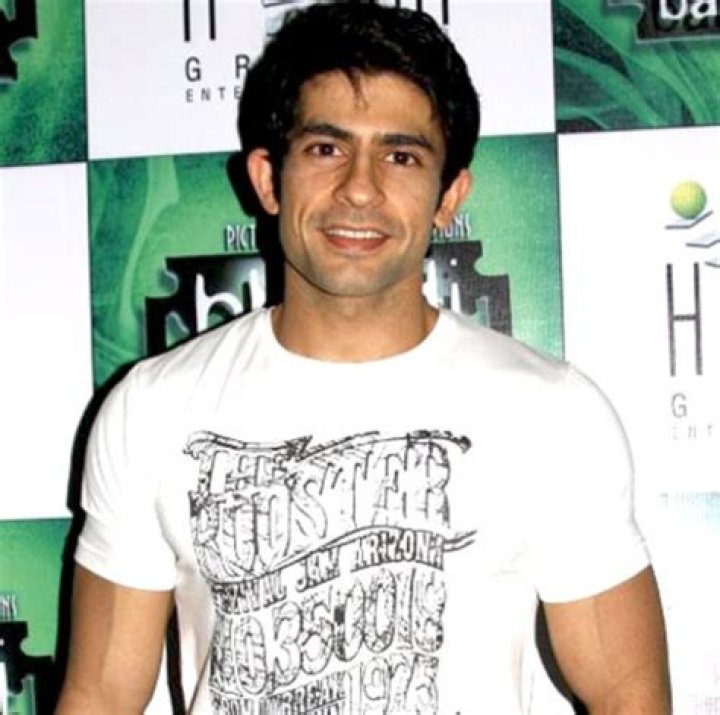 Hussain Kuwajerwala Height, Weight, Age, Family, Facts