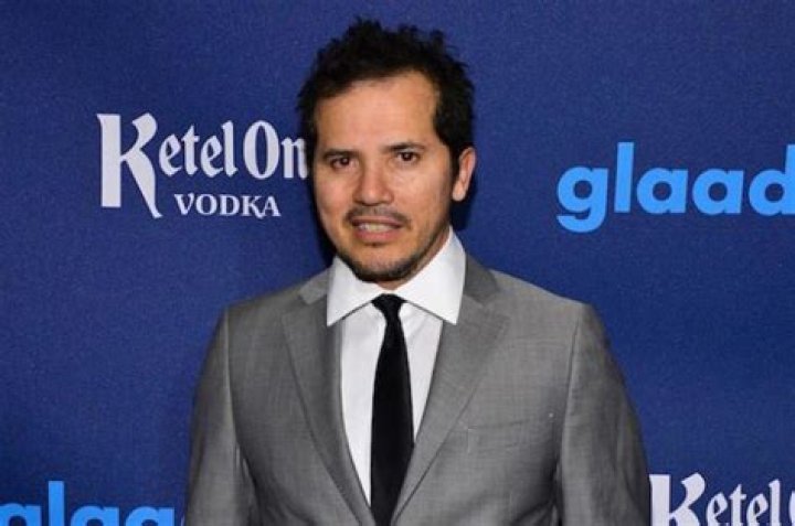 John Leguizamo Height, Weight, Age, Spouse, Family, Facts, Biography