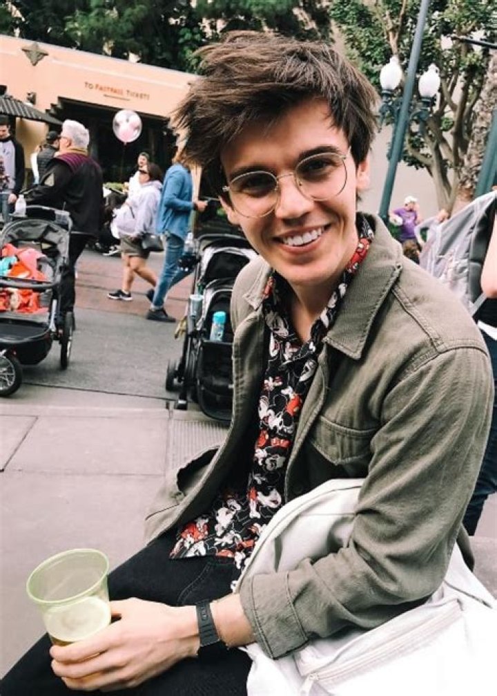 MacKenzie Bourg Height, Weight, Age, Family, Biography, Facts