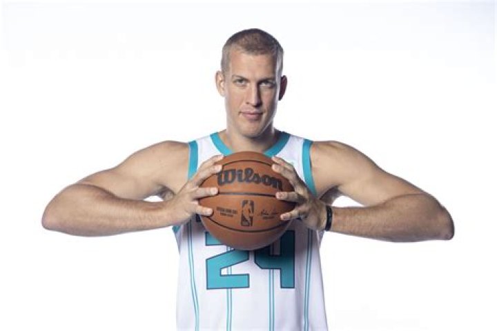 Mason Plumlee Bio - news, weight, bio, career, salary, net worth, wiki, married, stats