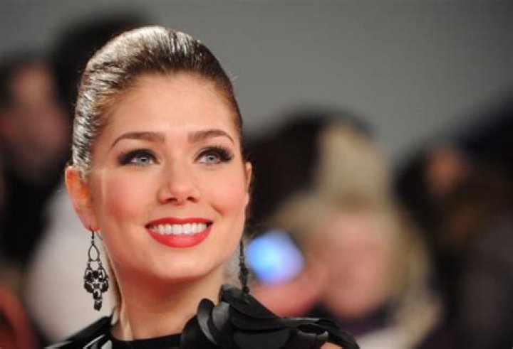 Nikki Sanderson Net Worth | Celebrity Net Worth