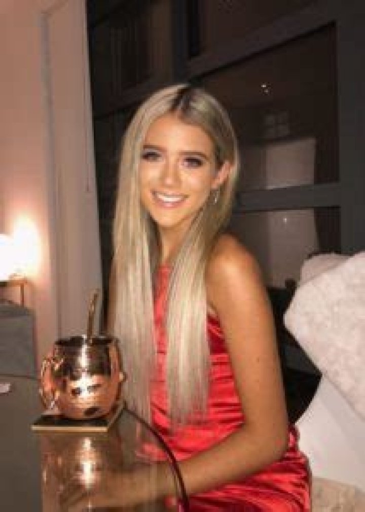 Olivia Neill Height, Weight, Age, Family, Facts, Education, Biography