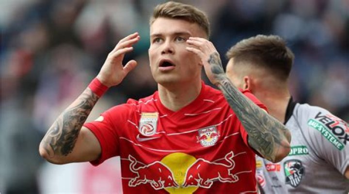 RB Salzburg Kamil Piatkowski's Salary, Net Worth, Girlfriend, FIFA 22, Parents, Height, Wiki, Stats, Instagram, Transfermrkt