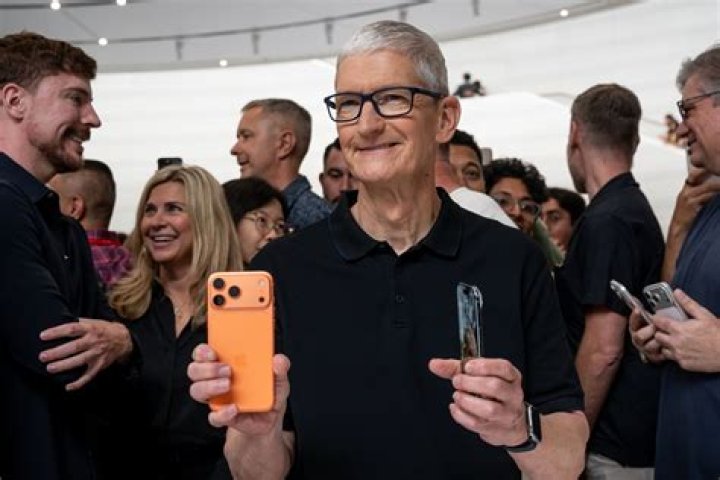 Rhino, Apple Exec Gary Stewart Dies