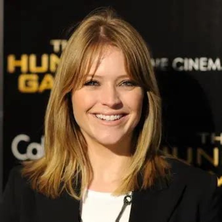 Sara Haines Net Worth | Celebrity Net Worth