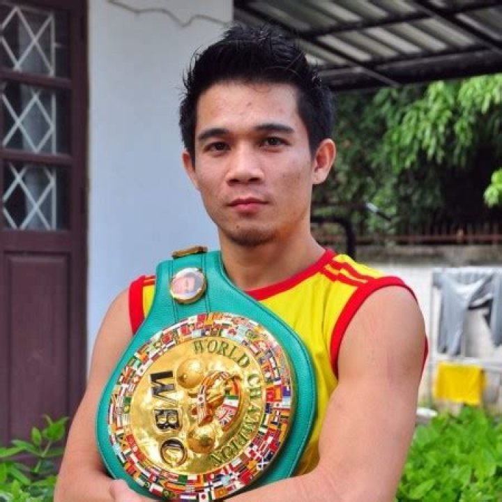 Thai Boxer Srisaket Sor Rungvisai Stts and Earnings (Bio, Age, Family, Affair, Girlfriend, Height, Weight)