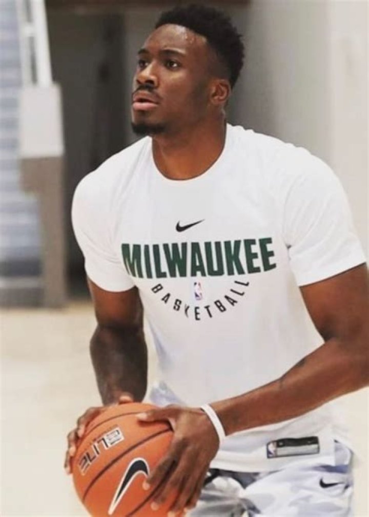 Thanasis Antetokounmpo Height, Weight, Age, Family, Facts, Biography