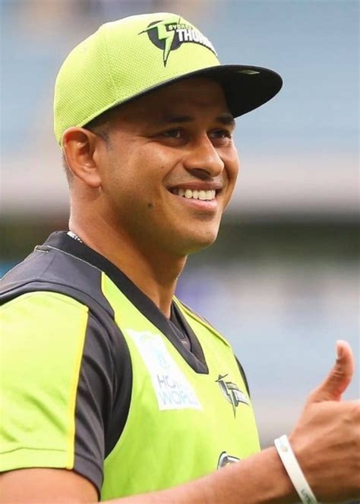 Usman Khawaja Height, Weight, Family, Spouse, Education, Biography