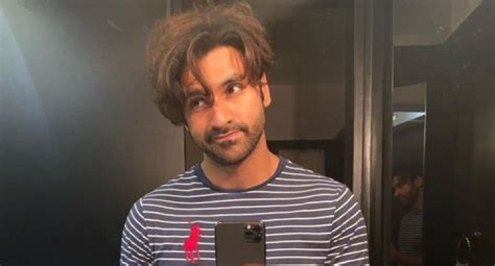 Vivek Dahiya Height, Weight, Age, Spouse, Family, Facts, Biography