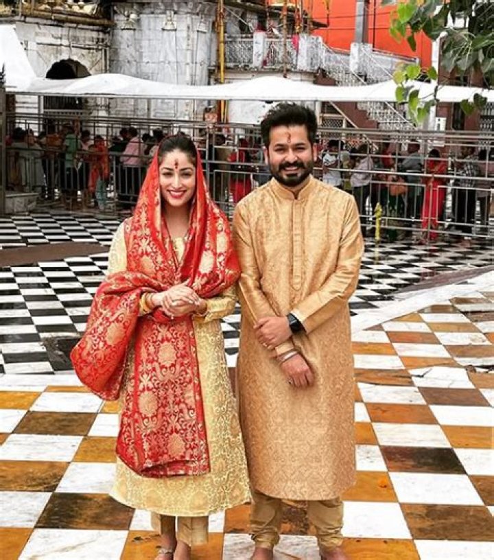 Who is Aditya Narayan Dating Now