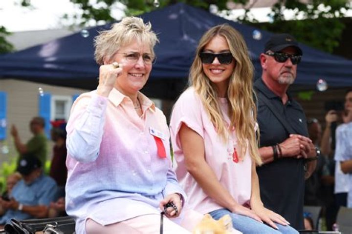 Who is Christy Clark Dating Now