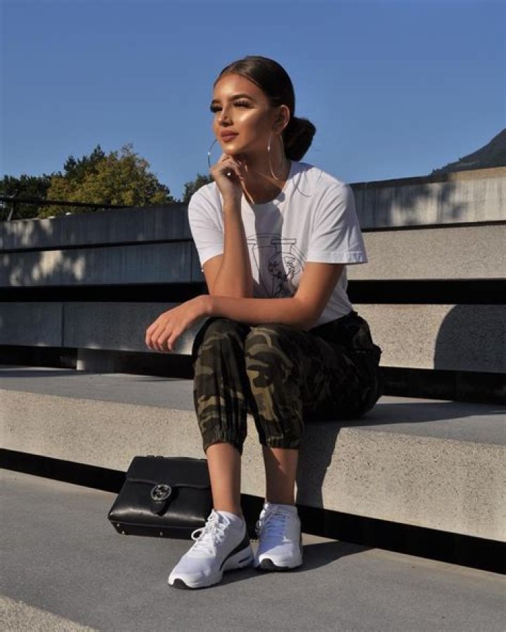 Who is Dzana Dzzyzzle Dating Now?