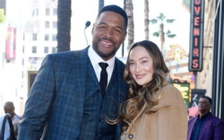 
Who is Kayla Quick Married to? Know about her Relationship with Michael Strahan and Past Affairs