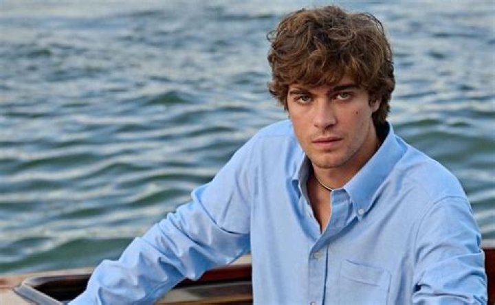 Who is Lorenzo Zurzolo Dating Now