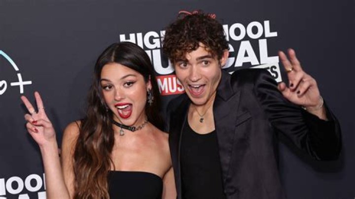 Who is Luna Dating Now?