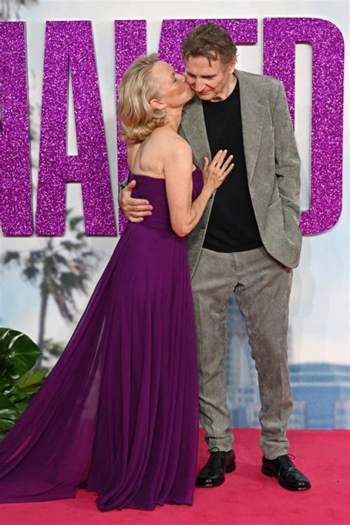 Who is Mike Alstott Dating Now