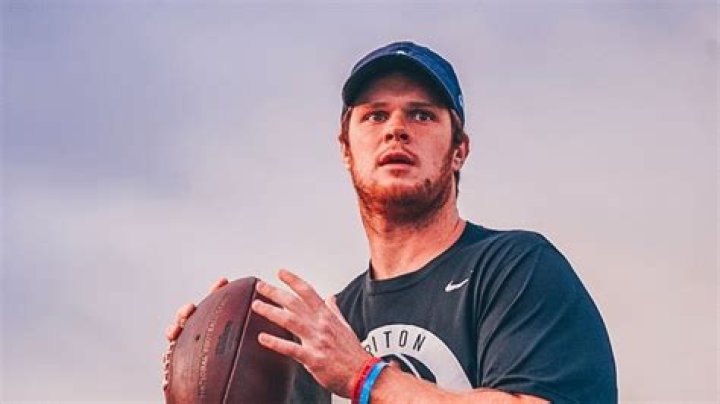 Who is Sam Darnold Dating Now