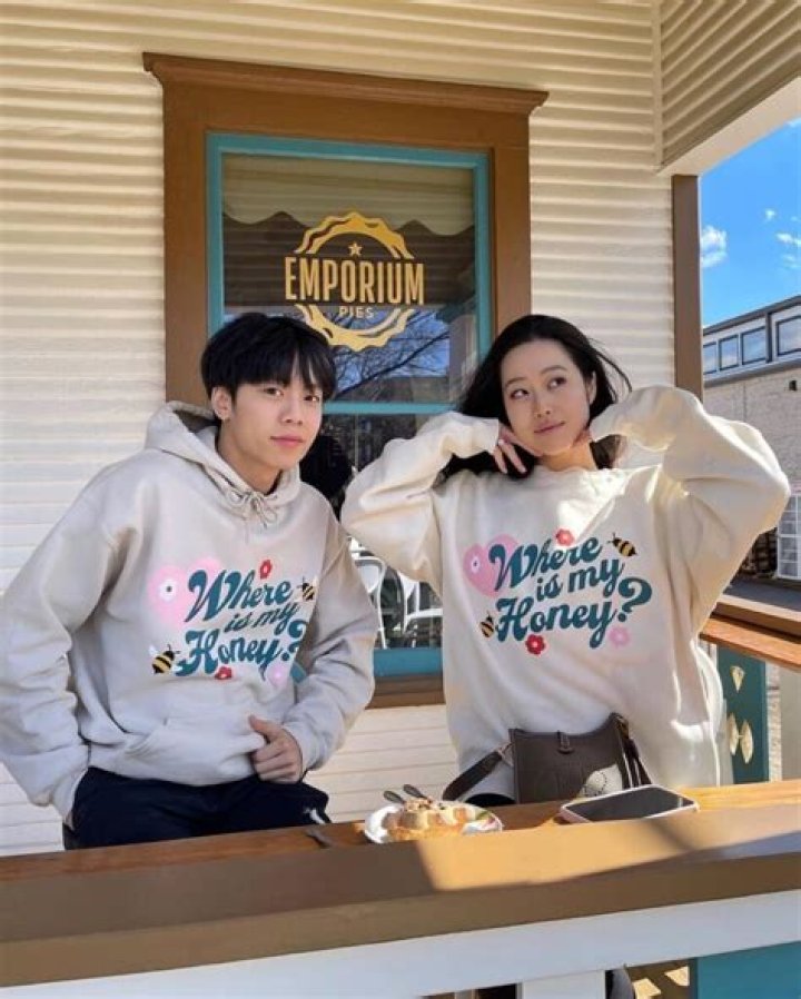 Who is Stephanie Izard Dating Now