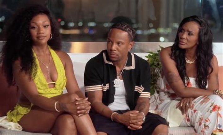 Who is Zane Lowe Dating Now?